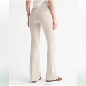 A&F Forme Slim Bootcut Curve Love Pant in Ash - New with Tags